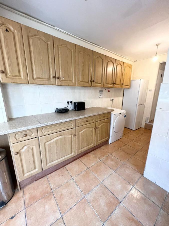 Amazing New House In Guest house London