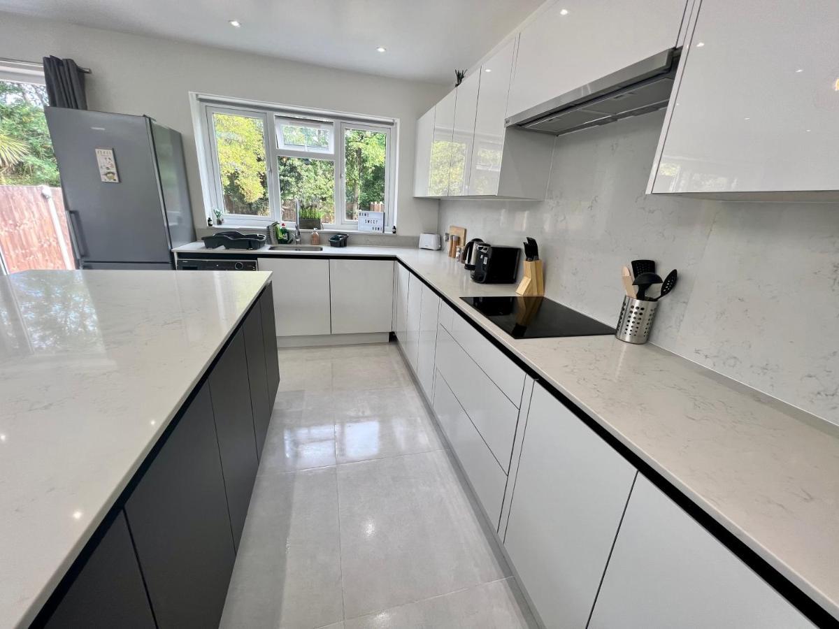 Holiday home Wembley Stadium 5 Star Brand New Luxury Sleeps 14 With Parking London