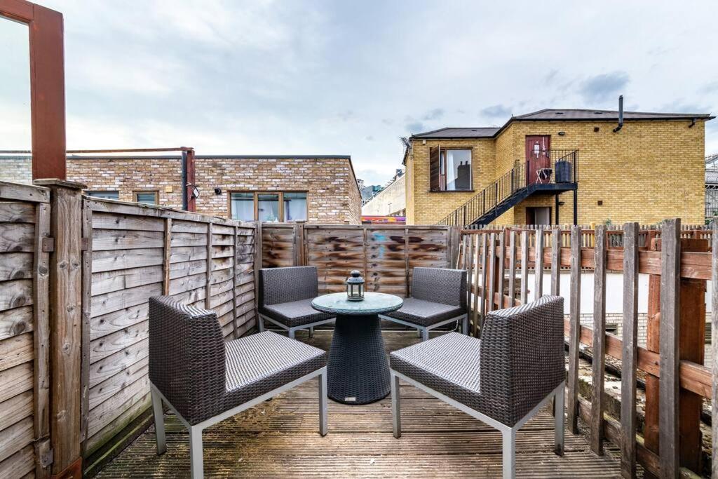 Lovely 2 Bed With With Private Patio Eye Apartment *