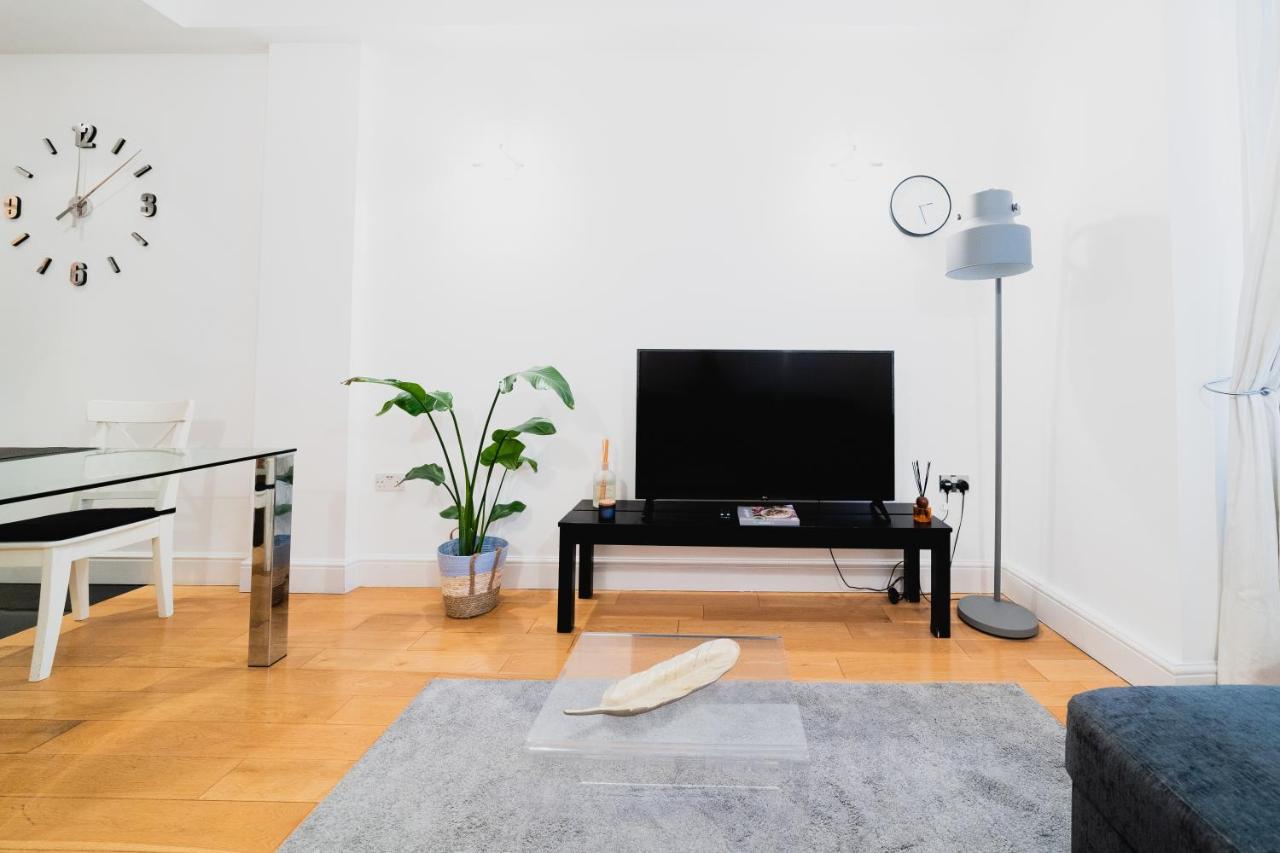 Covent Garden 2-bedroom Apartment *