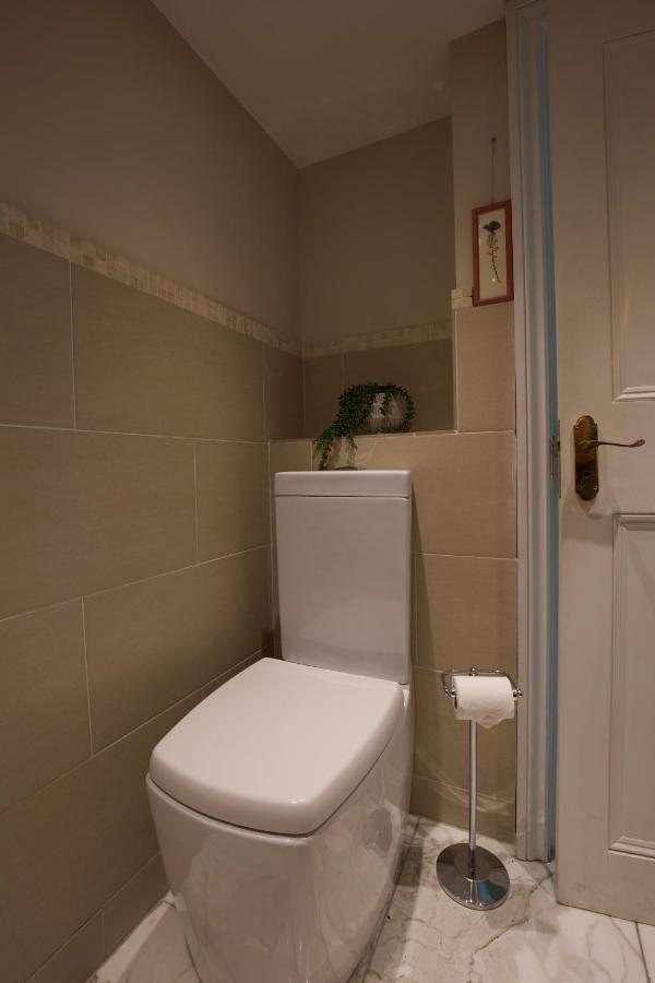 Large 2 Beds Flat Overlooking Clapham Common Park Apartment London