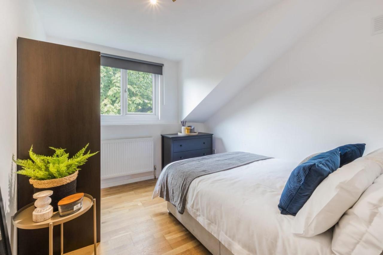 In Brixton Next Door To Brockwell Park Apartment *