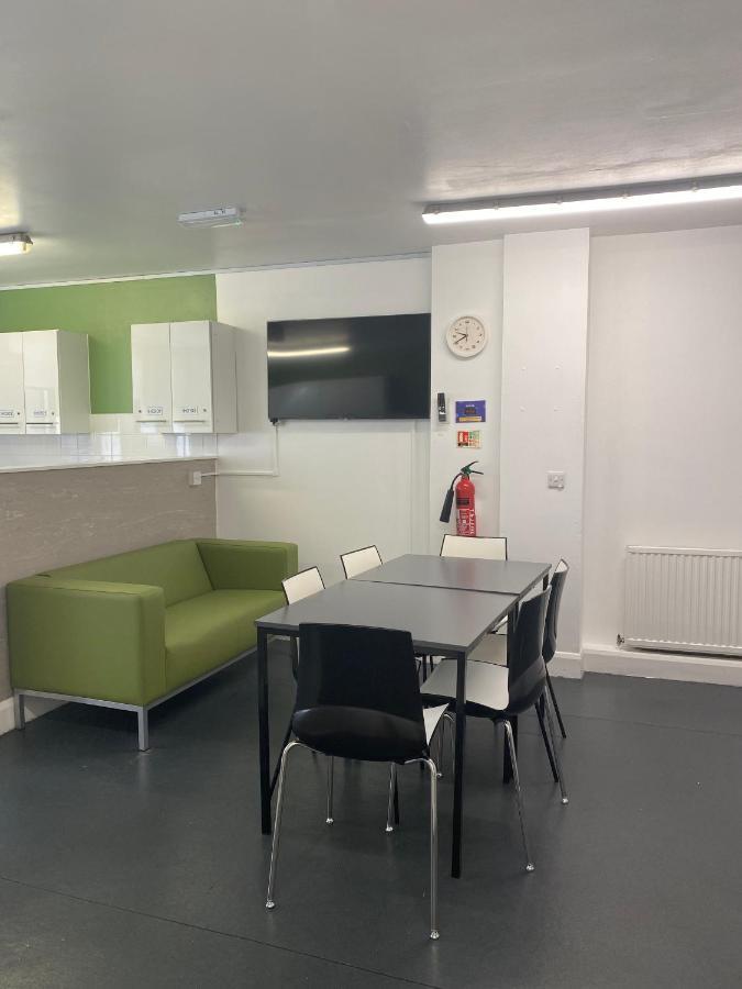 Charming For Students Only, Cricklewood Lane - Sk Casa de hóspedes *