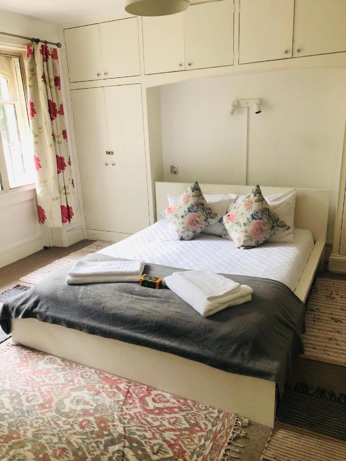 Apartment 2 Bedroom Close To Camden Town London