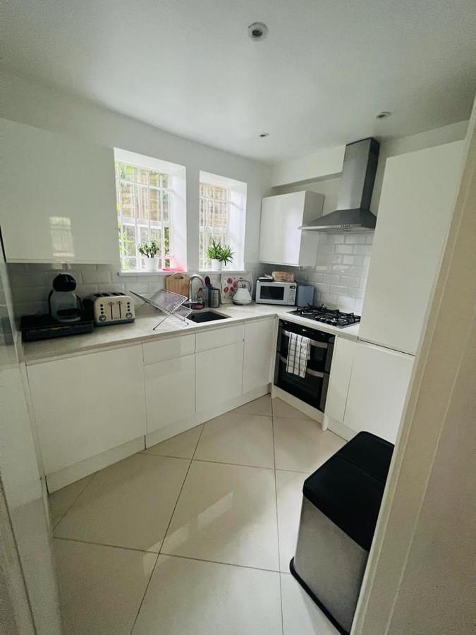 2 Bedroom Close To Camden Town Apartment *