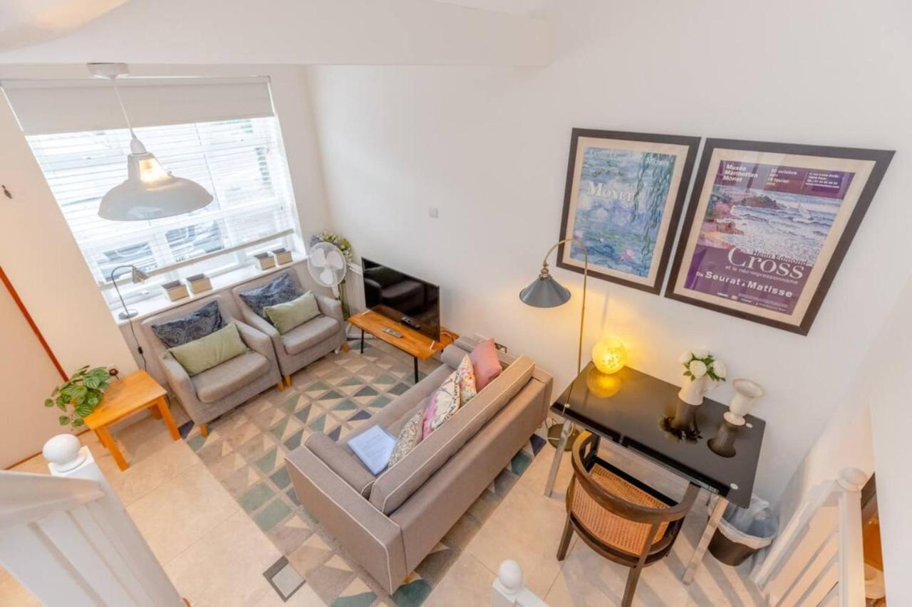 Cosy 1 Bedroom Near Wimbledon Station *