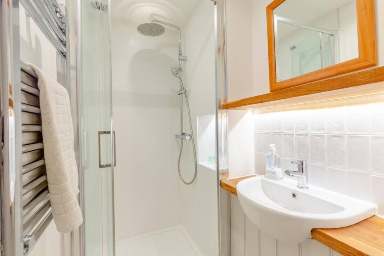 Cosy 1 Bedroom Near Wimbledon Station Apartment *