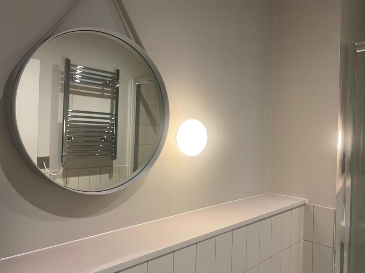 New Luxury Cyberpunk 1bed Studio Serviced Notting Hill Free Wifi & Netflix Location Perfect For Solo & Coupled Guests Apartamento *
