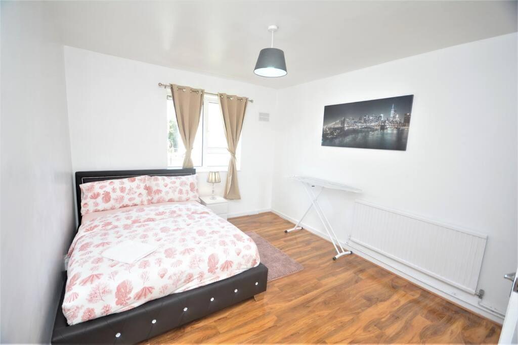 Zone 2 Two Bedroom Apartment London