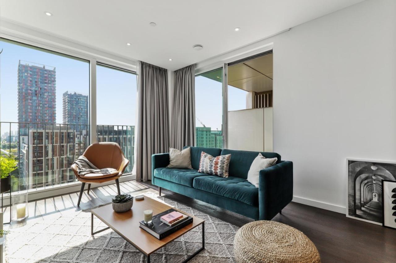 Apartment Ellie N Conys 3 Bedroom With 2 Bathrooms, An Ensuite, Kitchen And Balcony In Stratford Westfield