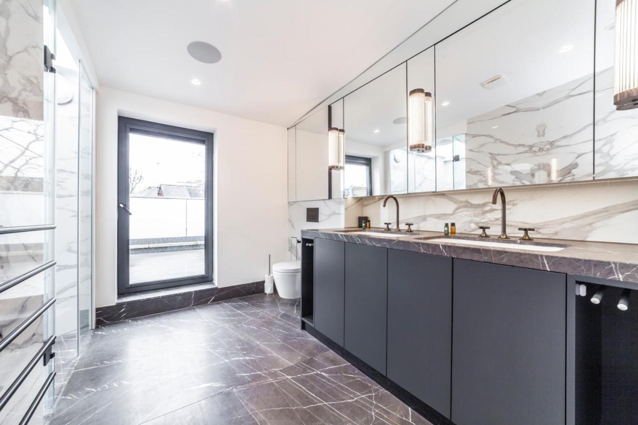 Luxury 3 Bedroom House With Garden Next To Battersea Park Holiday home *