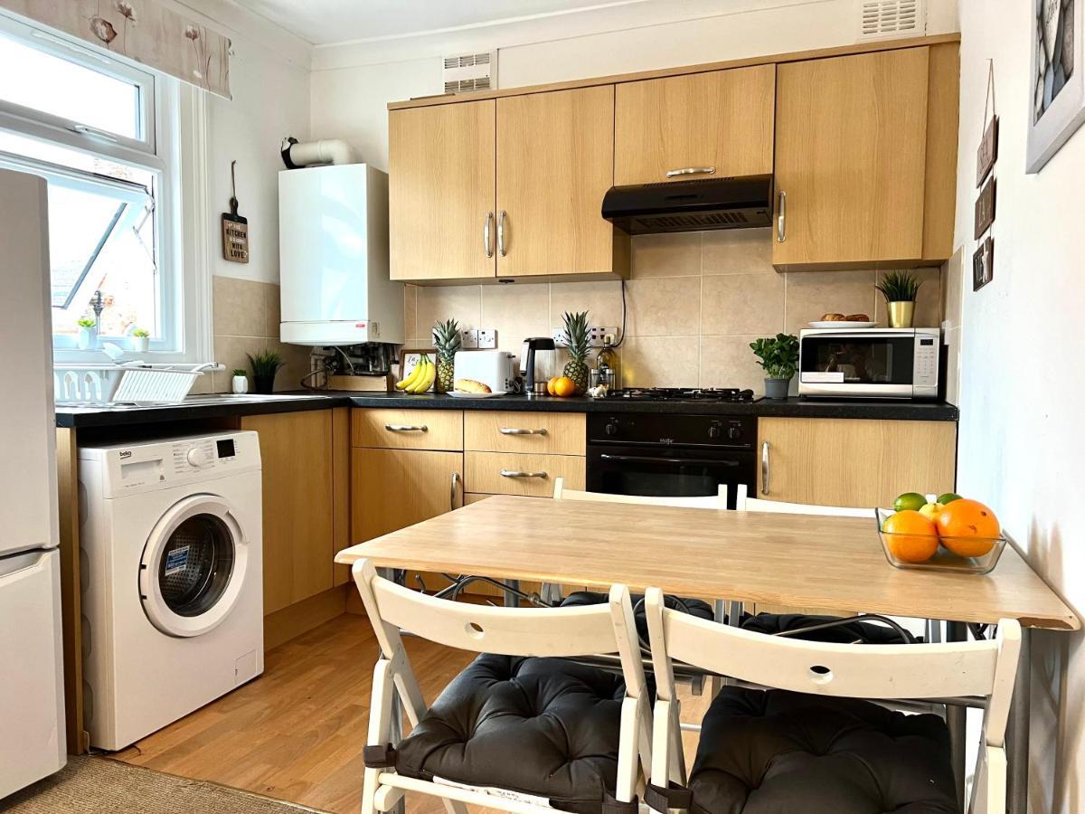 The Peachy-homey The Heart Of Trendy Brixton Apartment