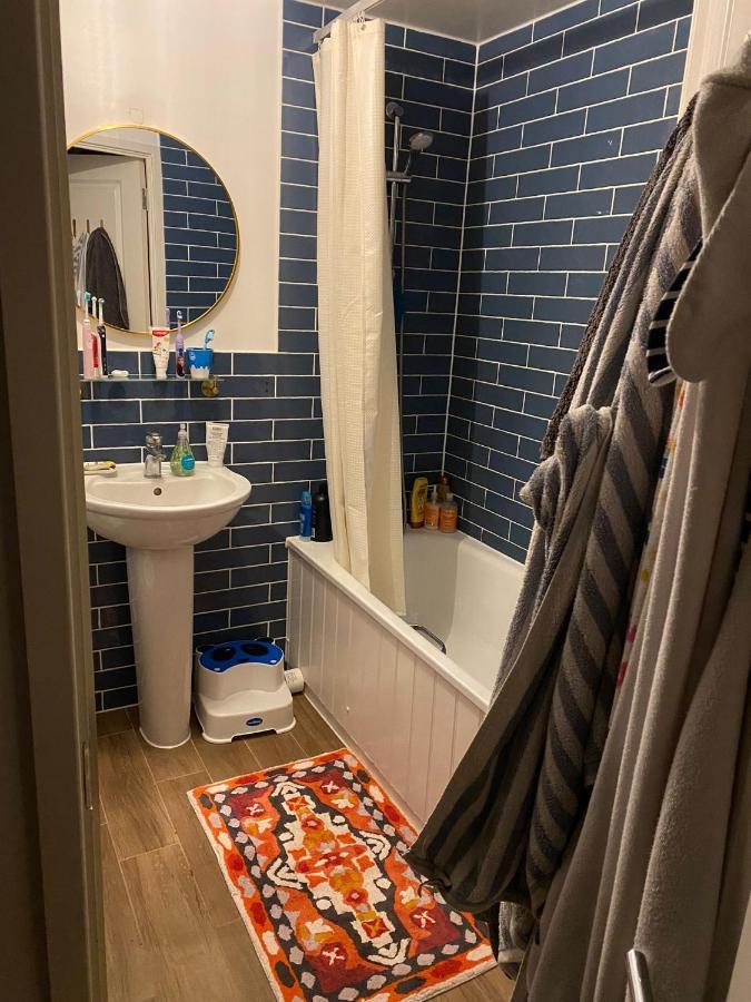 Beautiful With Large Balcony Apartamento Londres