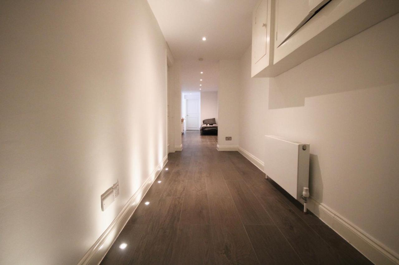Superb Flat Near Victoria Station Apartment London