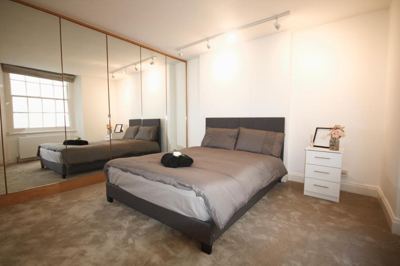 Superb Flat Near Victoria Station London
