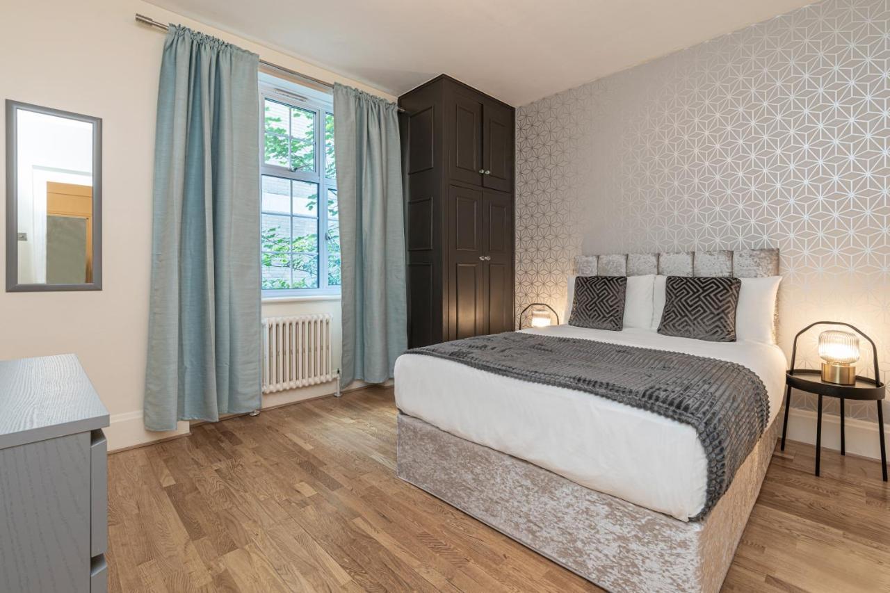 Charming 2 Bedroom Flat In Kensington High Street * London