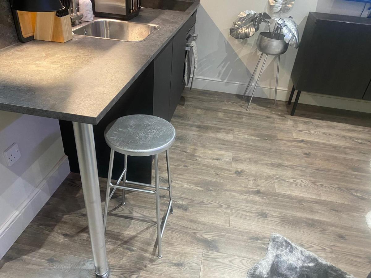 New Luxury Cyberpunk 1bed Studio Serviced Notting Hill Free Wifi & Netflix Location Perfect For Solo & Coupled Guests Apartamento *
