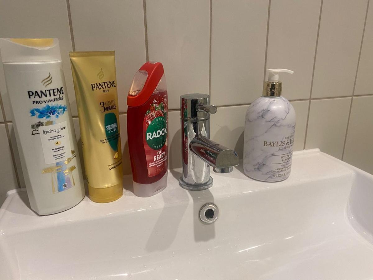 New Luxury Cyberpunk 1bed Studio Serviced Notting Hill Free Wifi & Netflix Location Perfect For Solo & Coupled Guests Londres