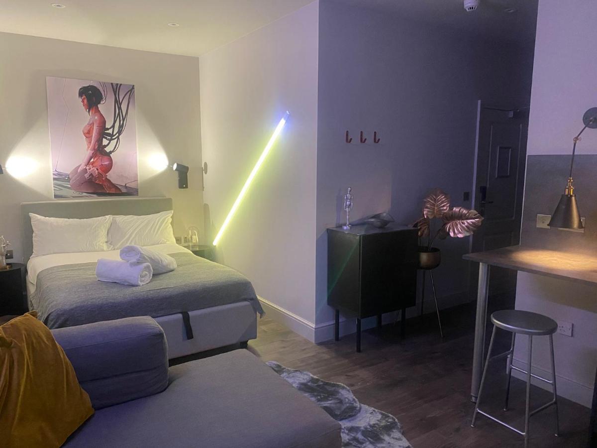 New Luxury Cyberpunk 1bed Studio Serviced Notting Hill Free Wifi & Netflix Location Perfect For Solo & Coupled Guests Londres