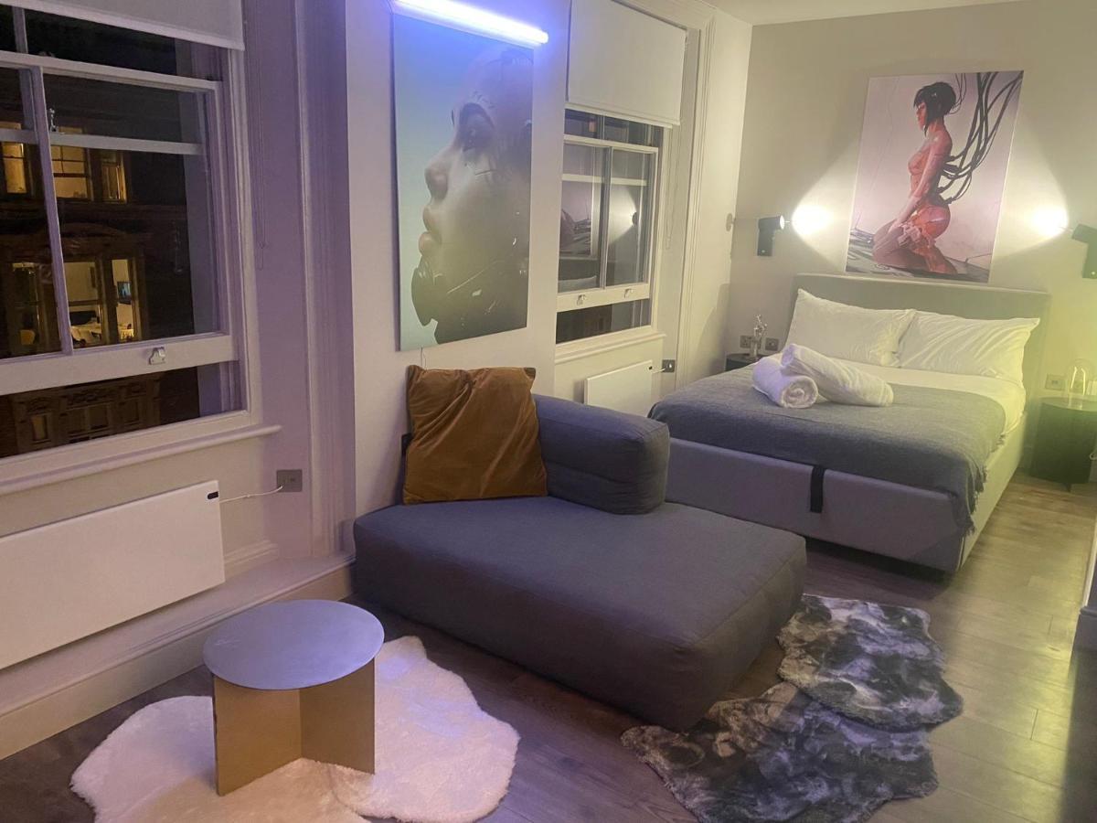 New Luxury Cyberpunk 1bed Studio Serviced Notting Hill Free Wifi & Netflix Location Perfect For Solo & Coupled Guests Londres