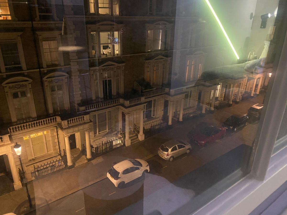 New Luxury Cyberpunk 1bed Studio Serviced Notting Hill Free Wifi & Netflix Location Perfect For Solo & Coupled Guests Apartamento