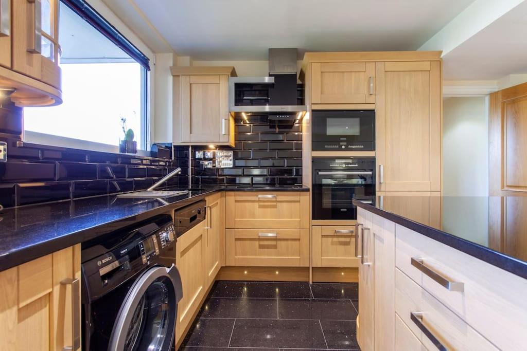Thames View Apartment, Imperial Wharf
