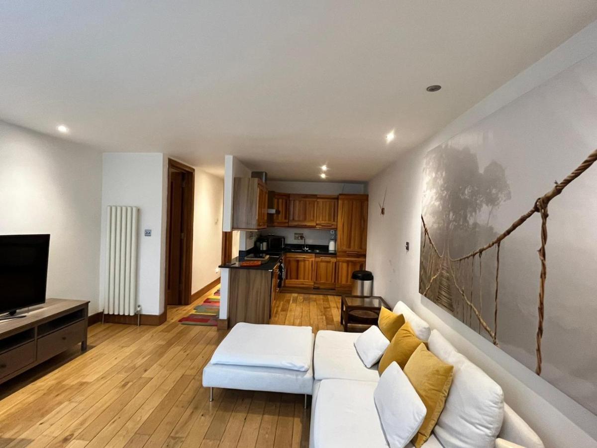 Luxury 2 Double Bedroom Flat - Kensington Apartment *