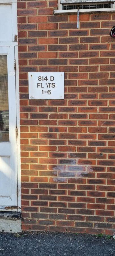 Private In Shares Flat Near Heathrow Airport Apartment London