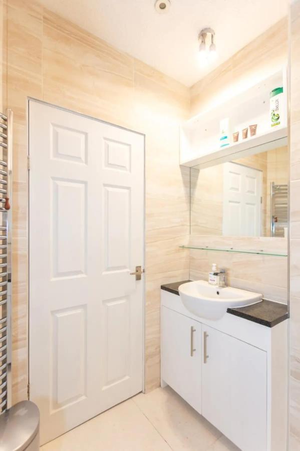 Cosy 2 Bedroom In With Garden Apartment London