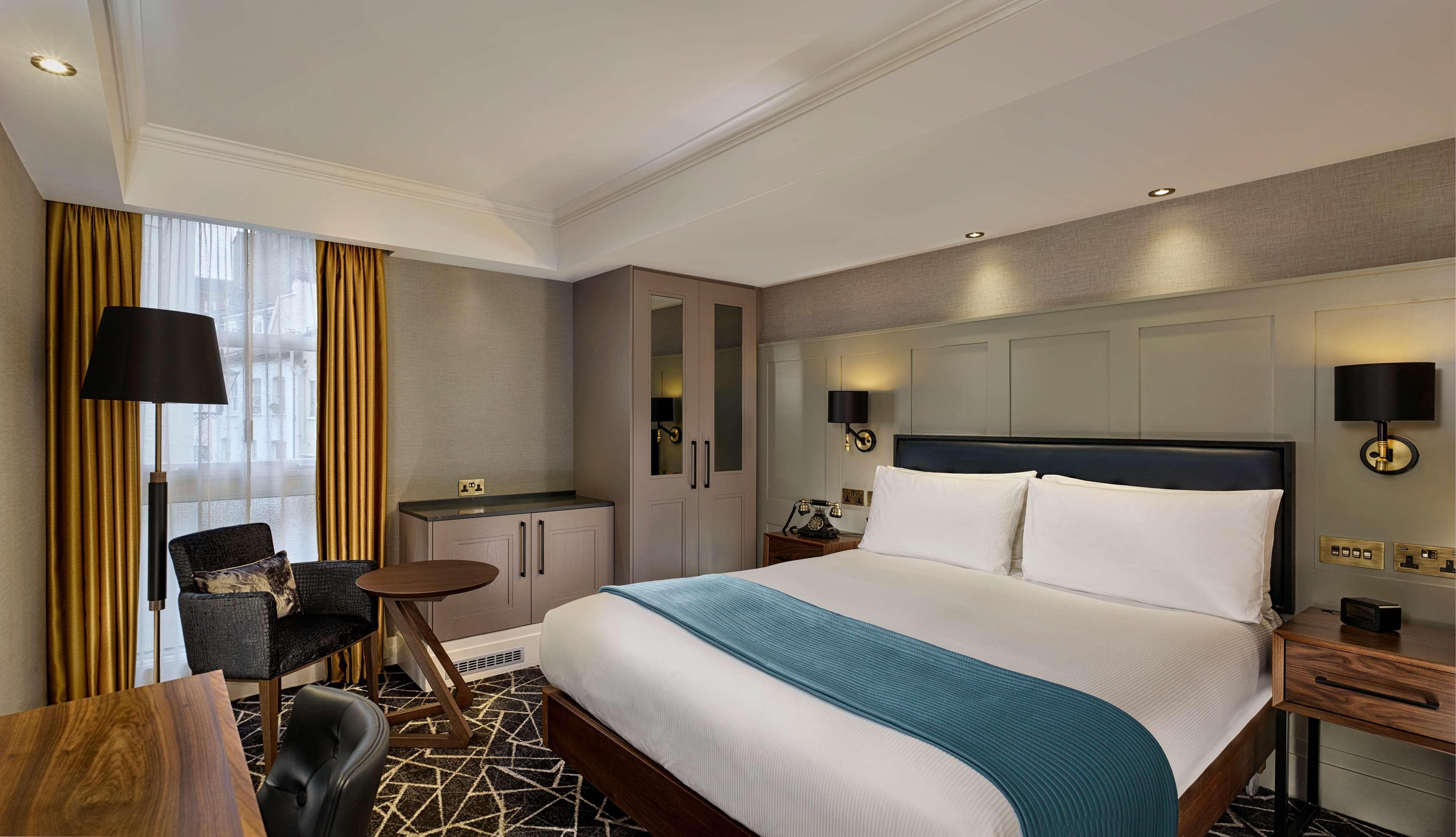 Hotel 100 Queens Gate Hotel, Curio Collection By Hilton London