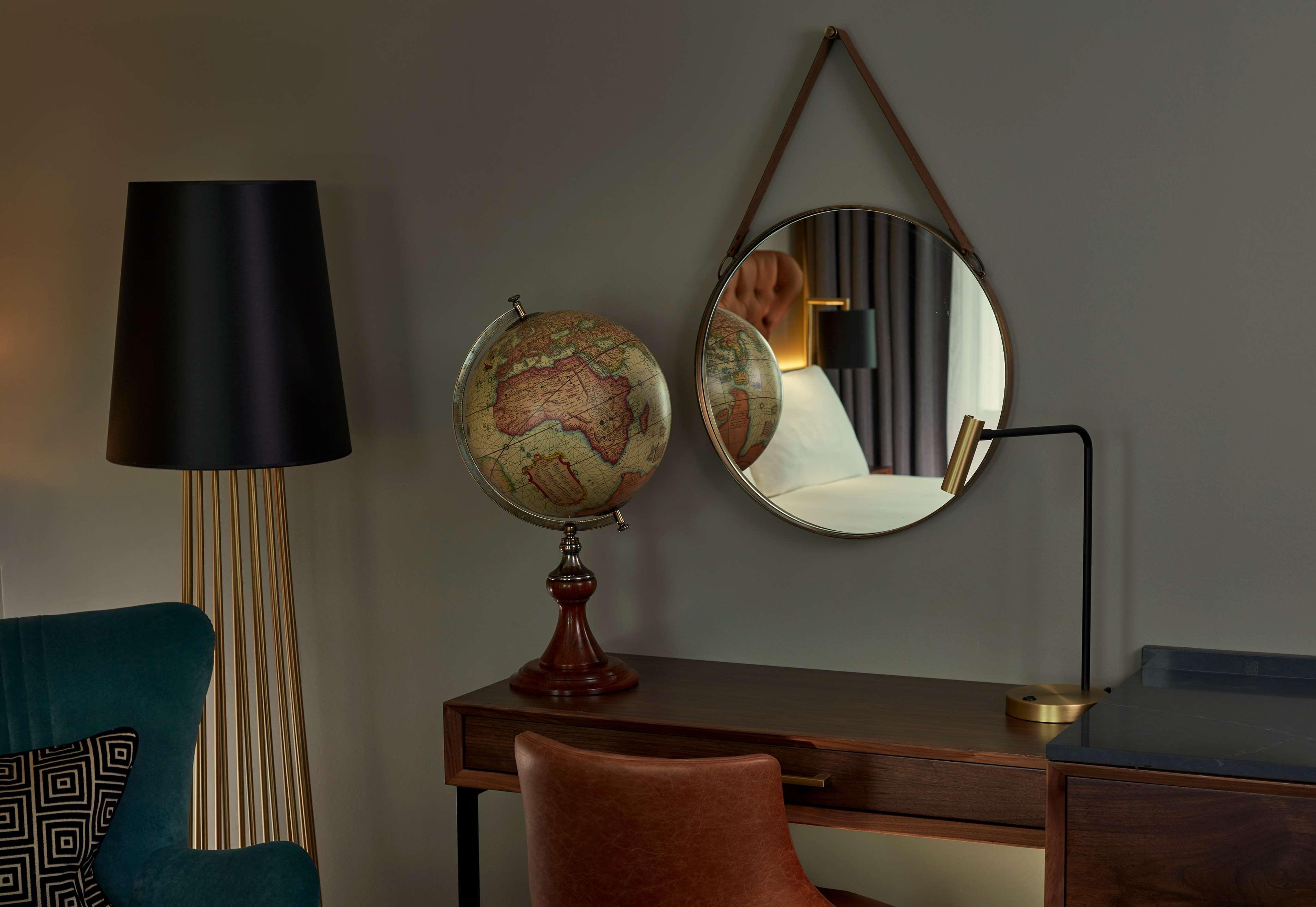 100 Queens Gate Hotel, Curio Collection By Hilton 5*