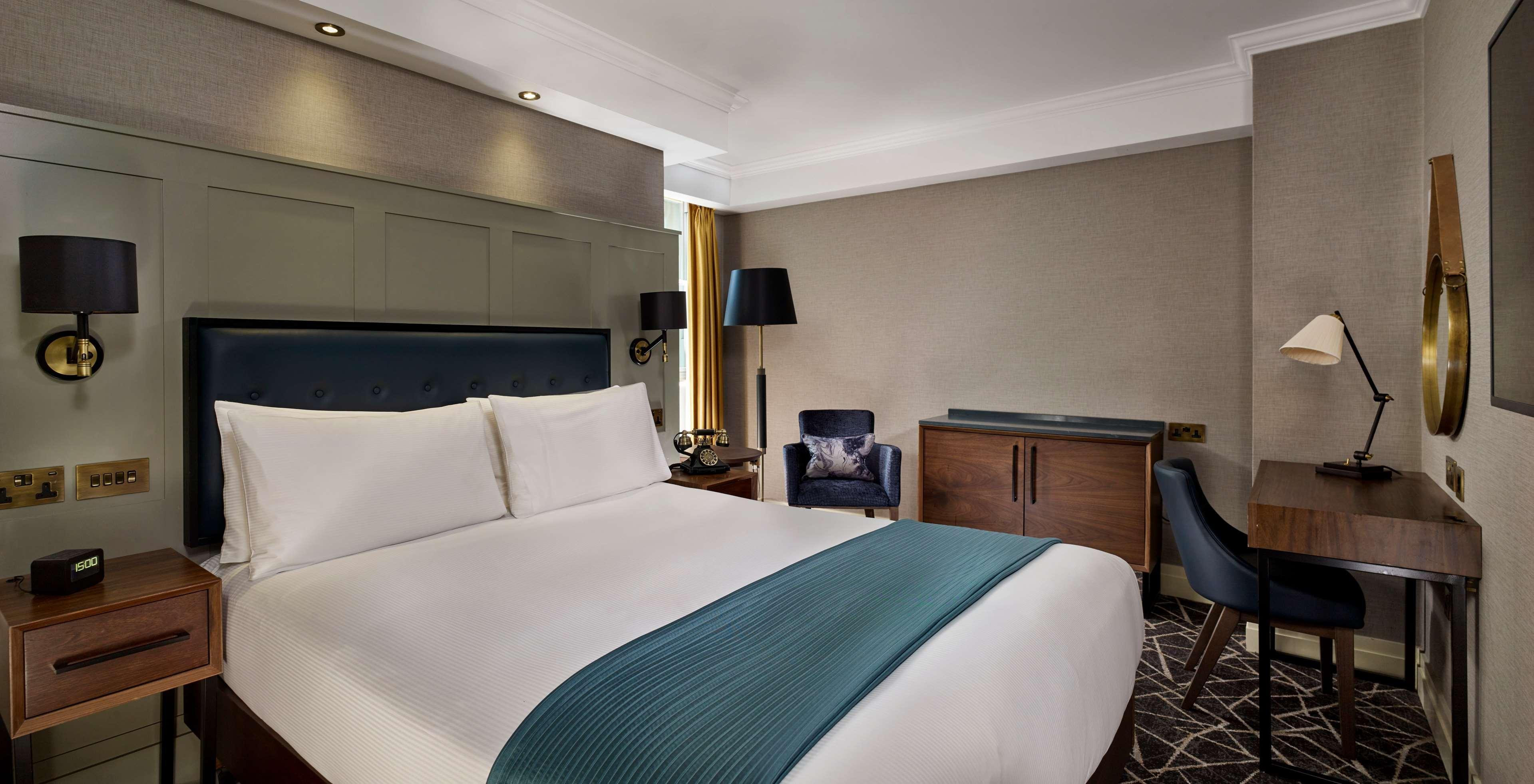 100 Queens Gate Hotel, Curio Collection By Hilton London