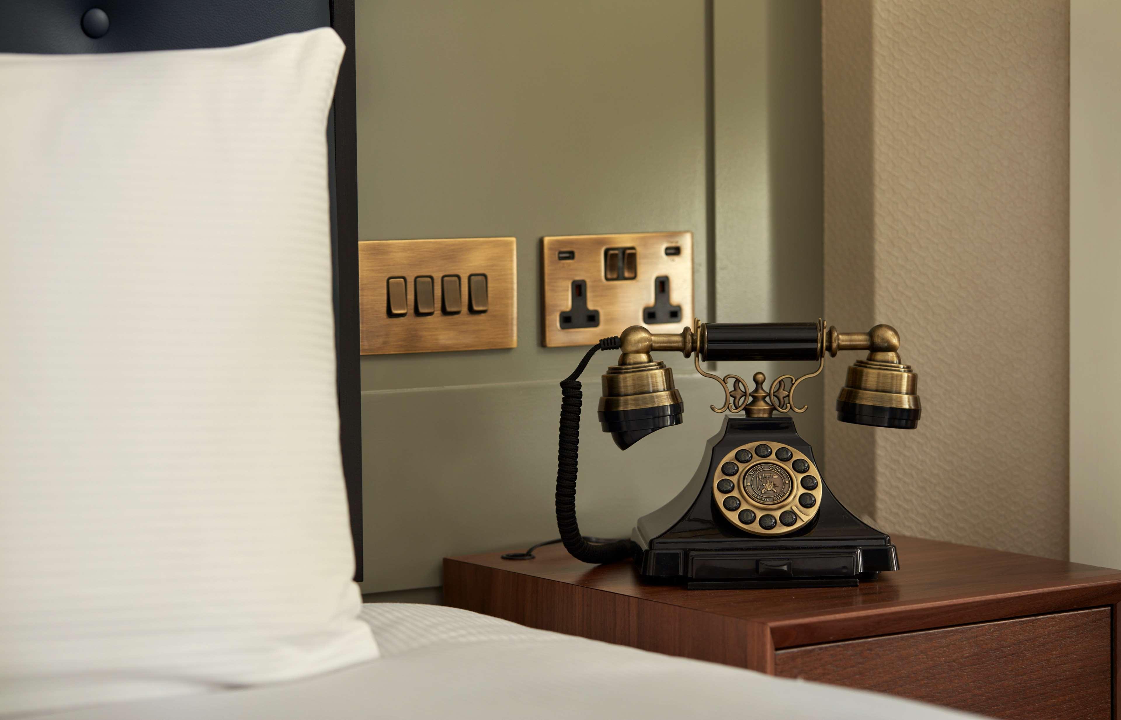 Hotel 100 Queens Gate Hotel, Curio Collection By Hilton London