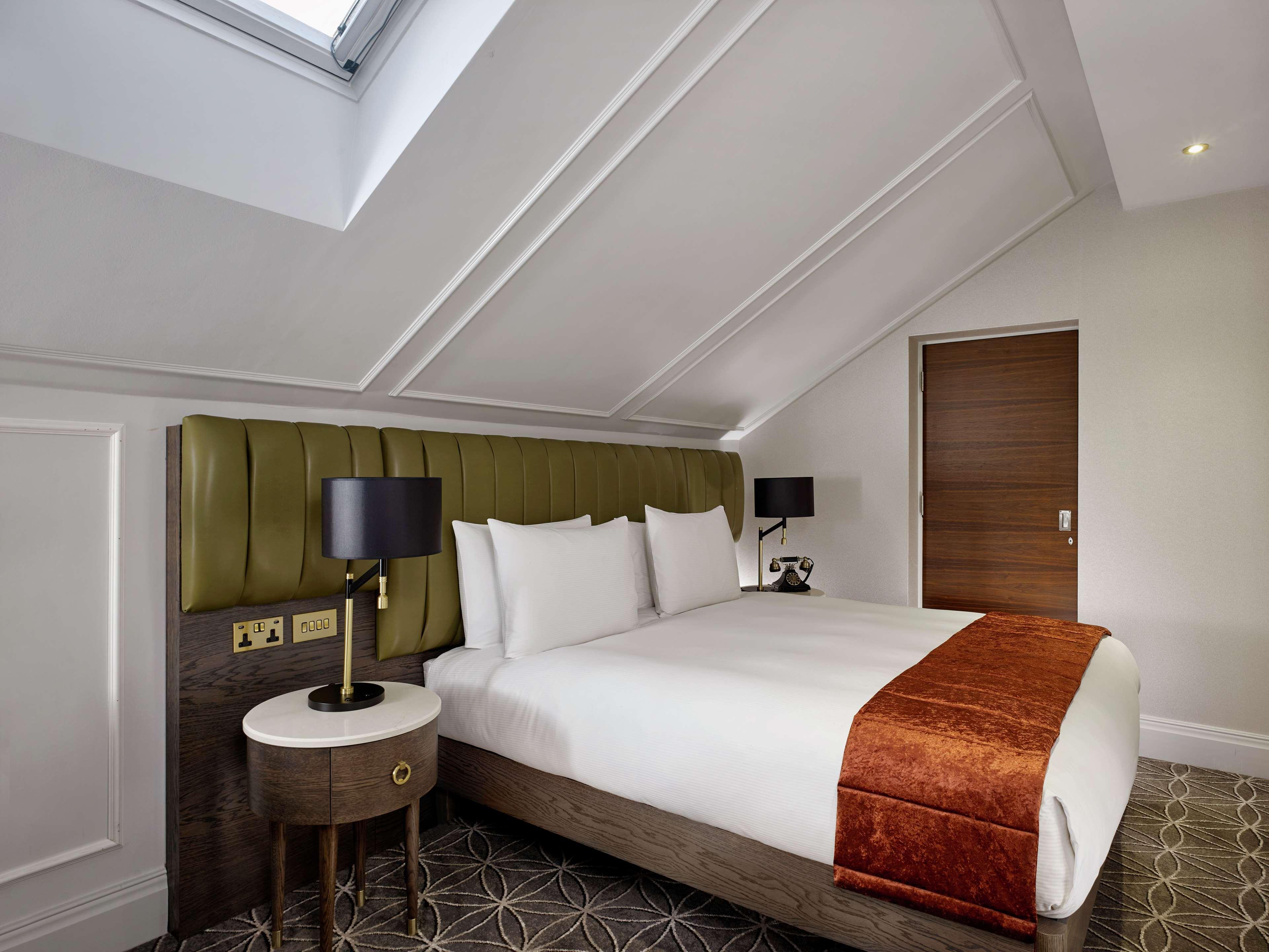 100 Queens Gate Hotel, Curio Collection By Hilton Hotel