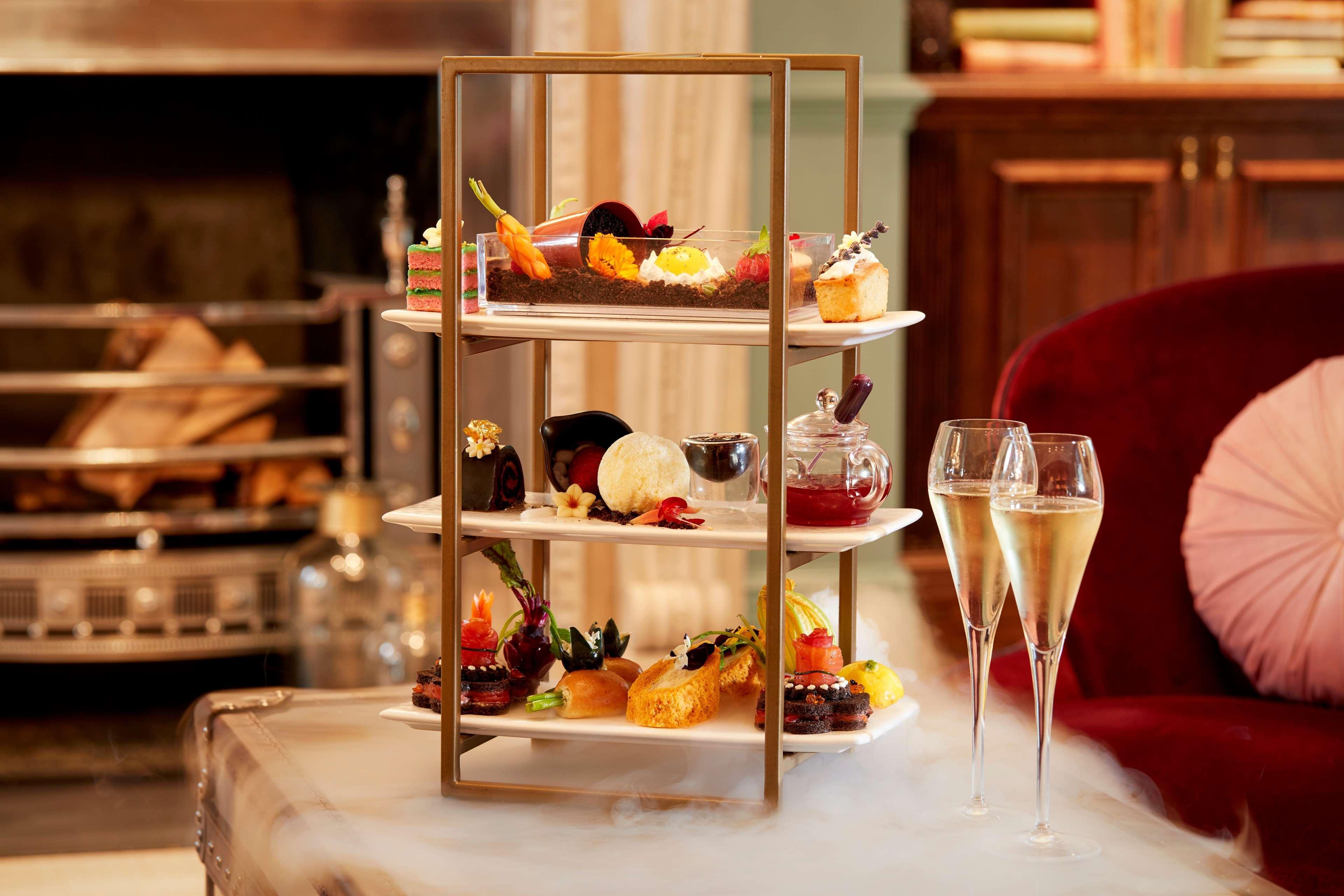 100 Queens Gate Hotel, Curio Collection By Hilton Hotel London