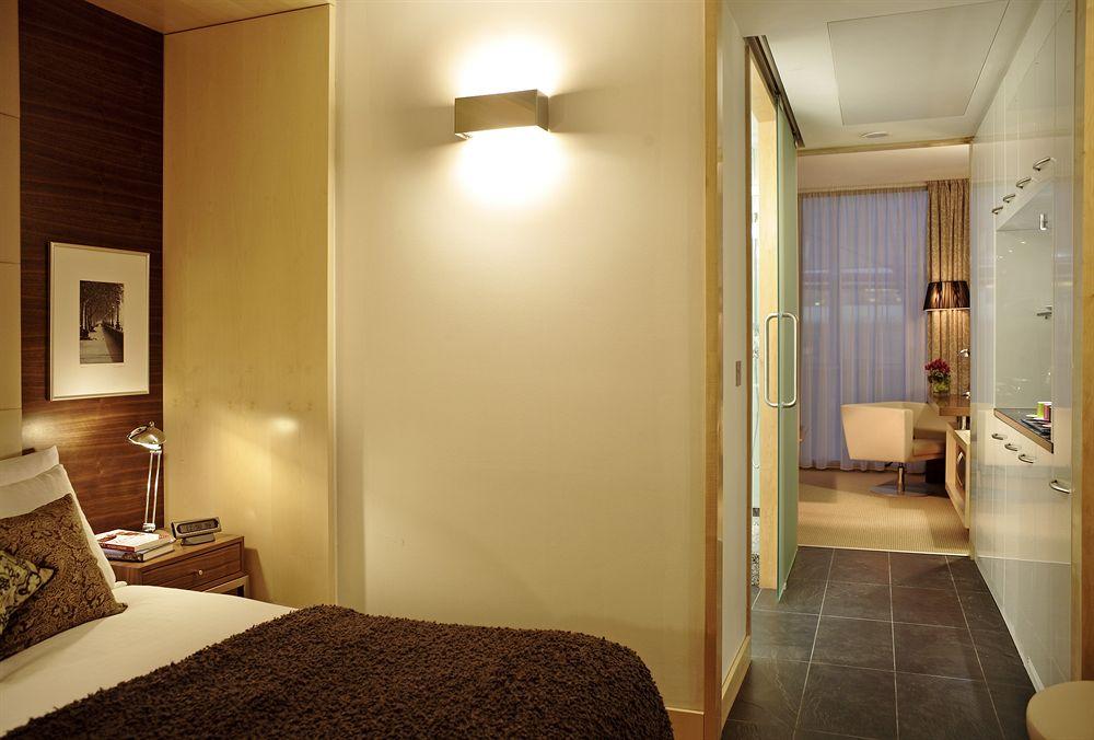 Park Plaza County Hall Hotel 4*