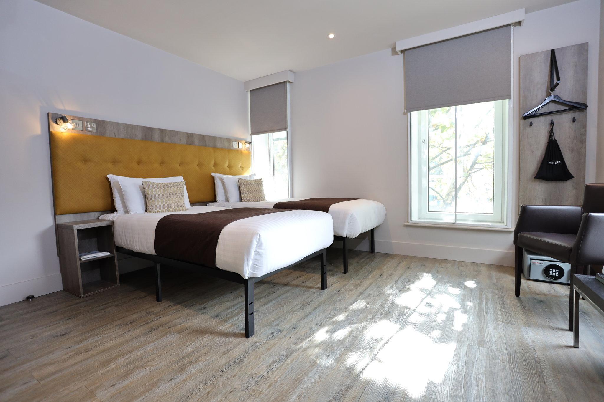 Euston Square 3*