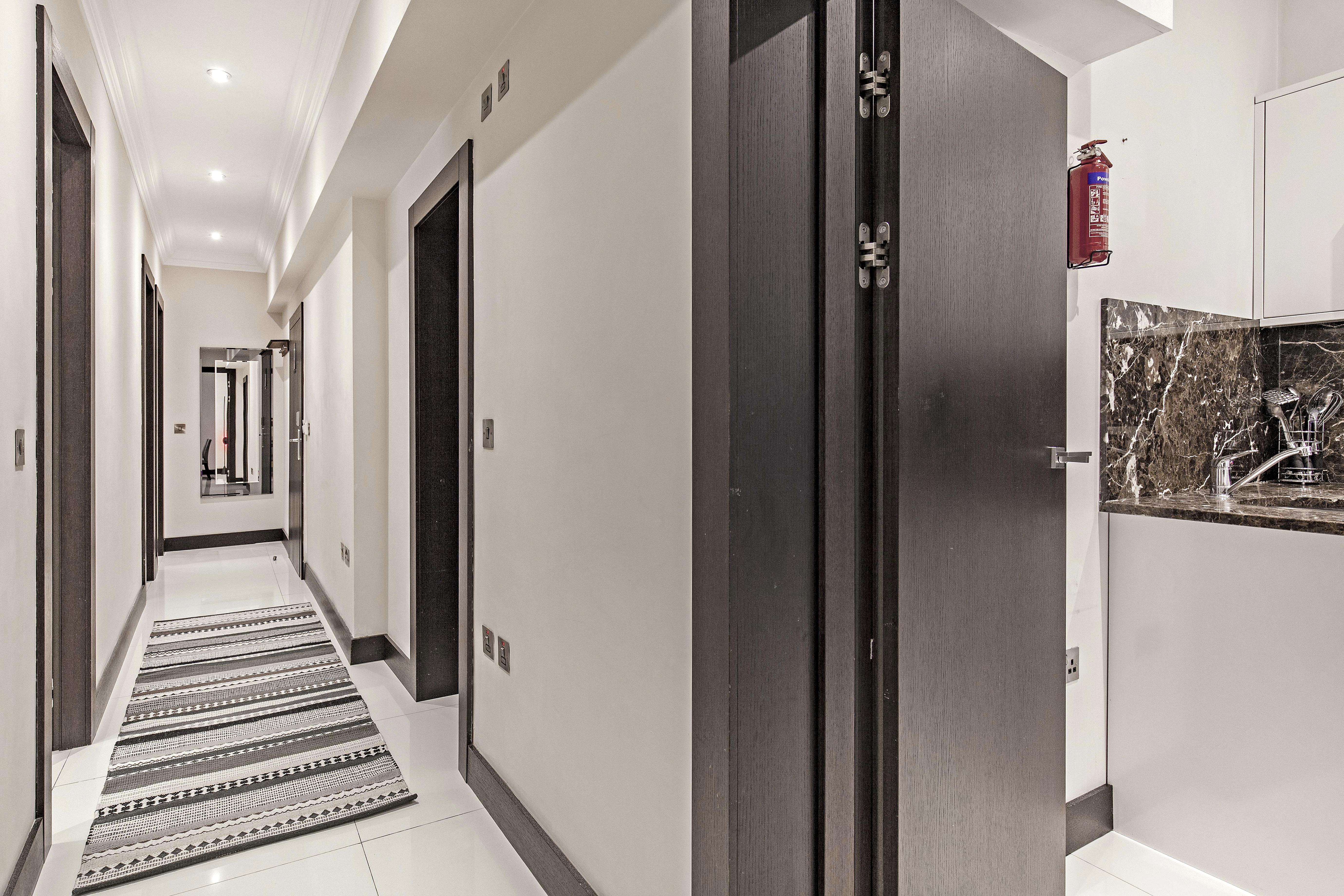 130 Queen's Gate Aparthotel 5*