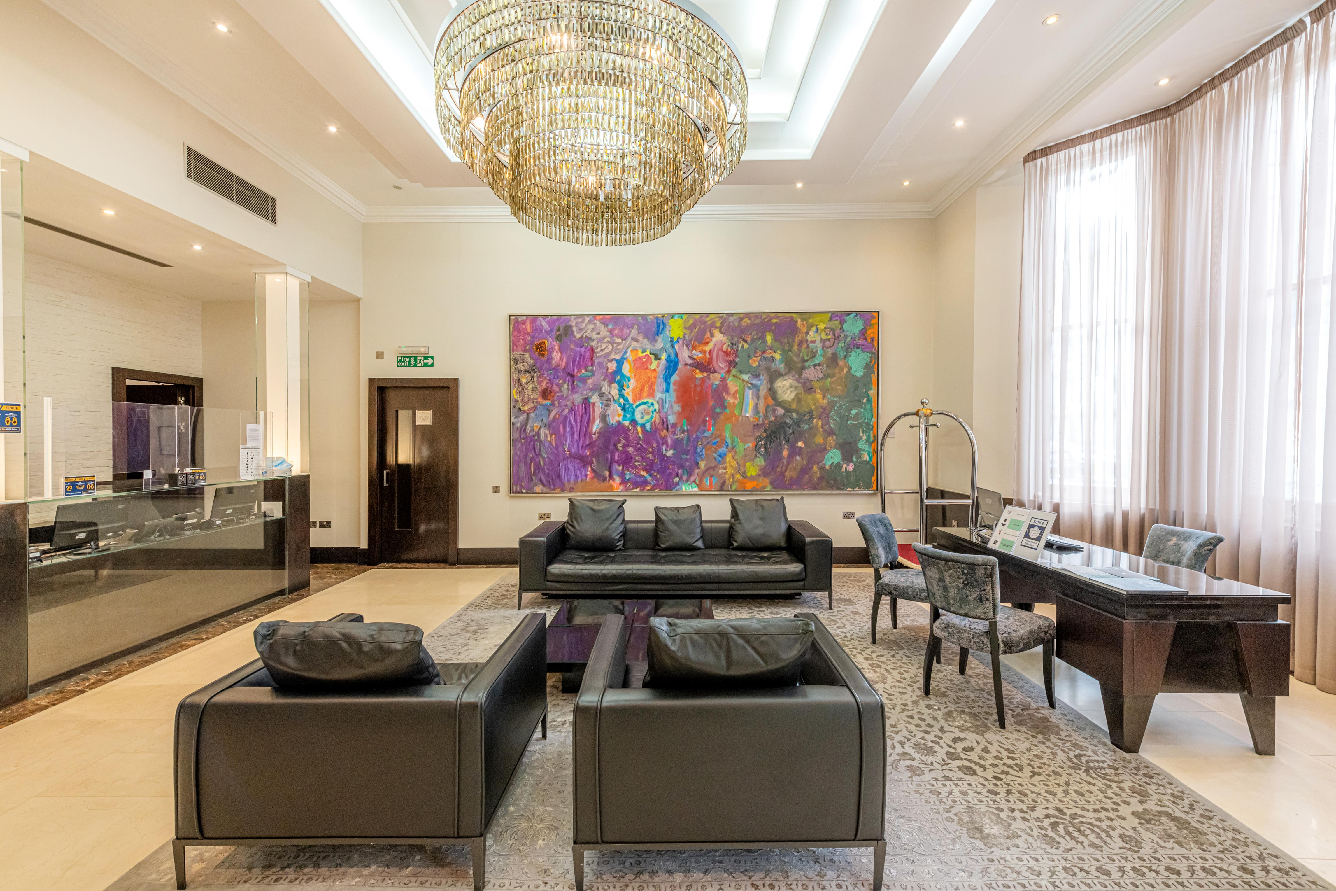 Aparthotel 130 Queen's Gate 5*