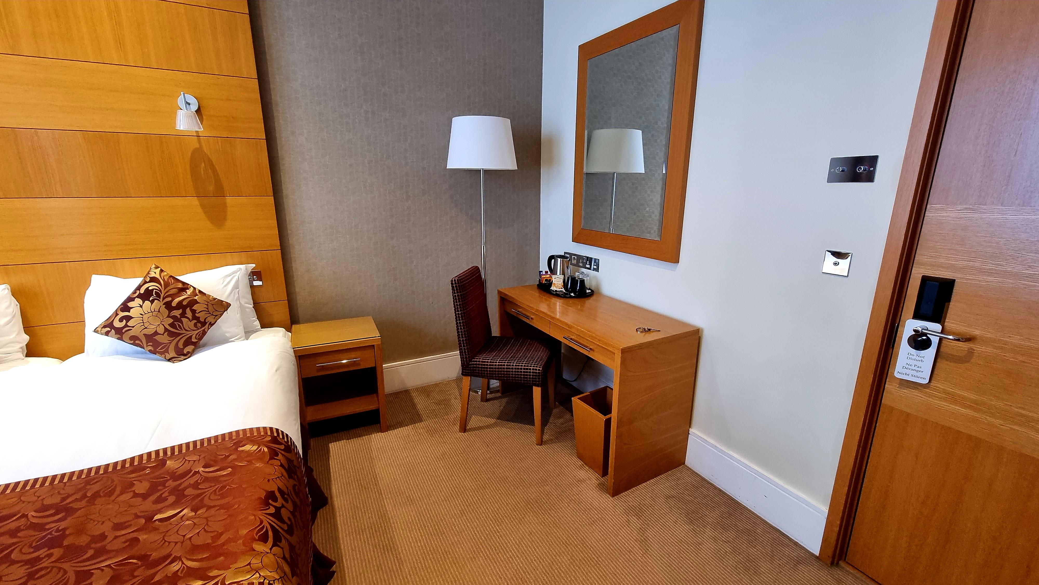 The Park Grand Plaza Kensington Hotel 4*
