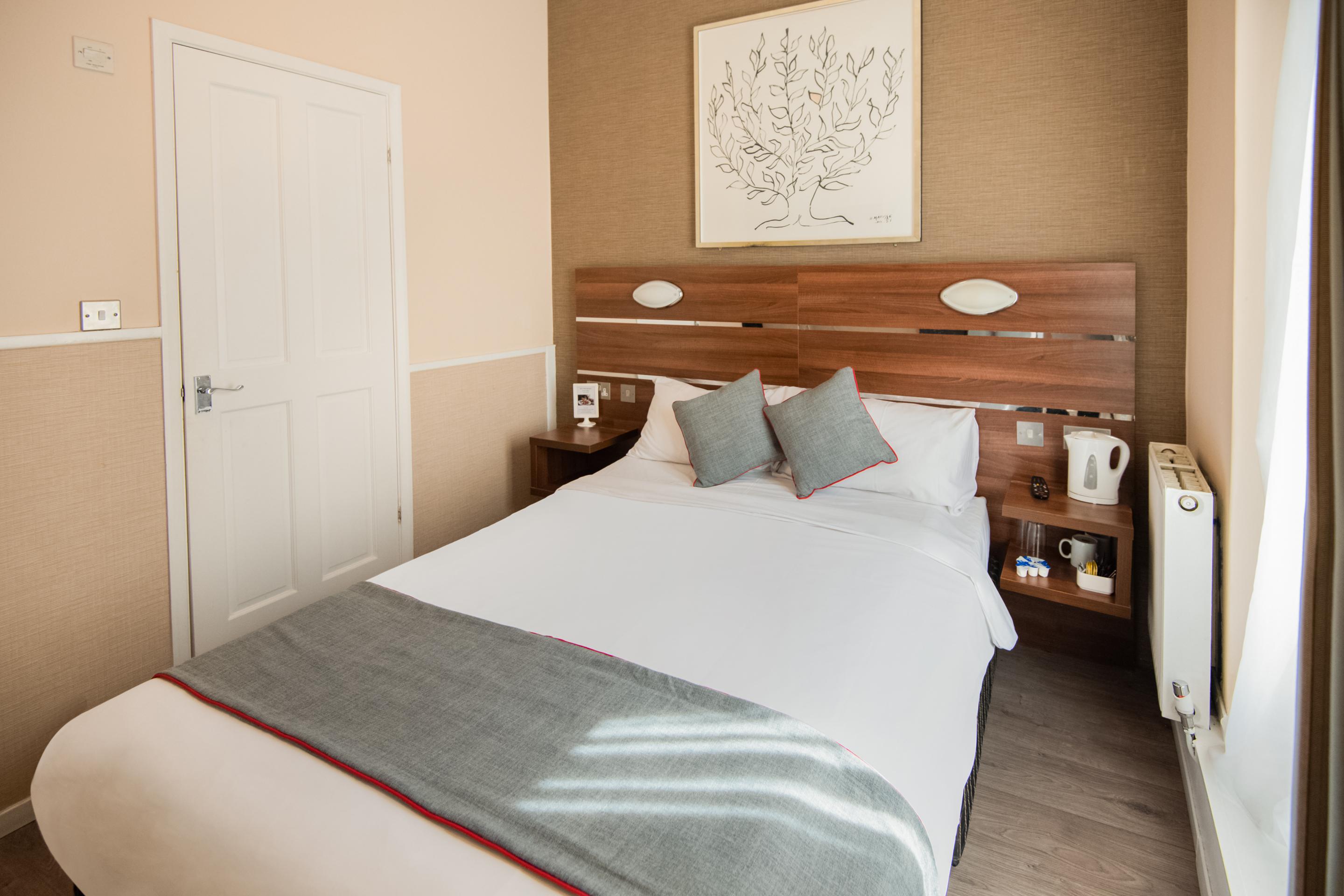 Huttons Hotel, Victoria London