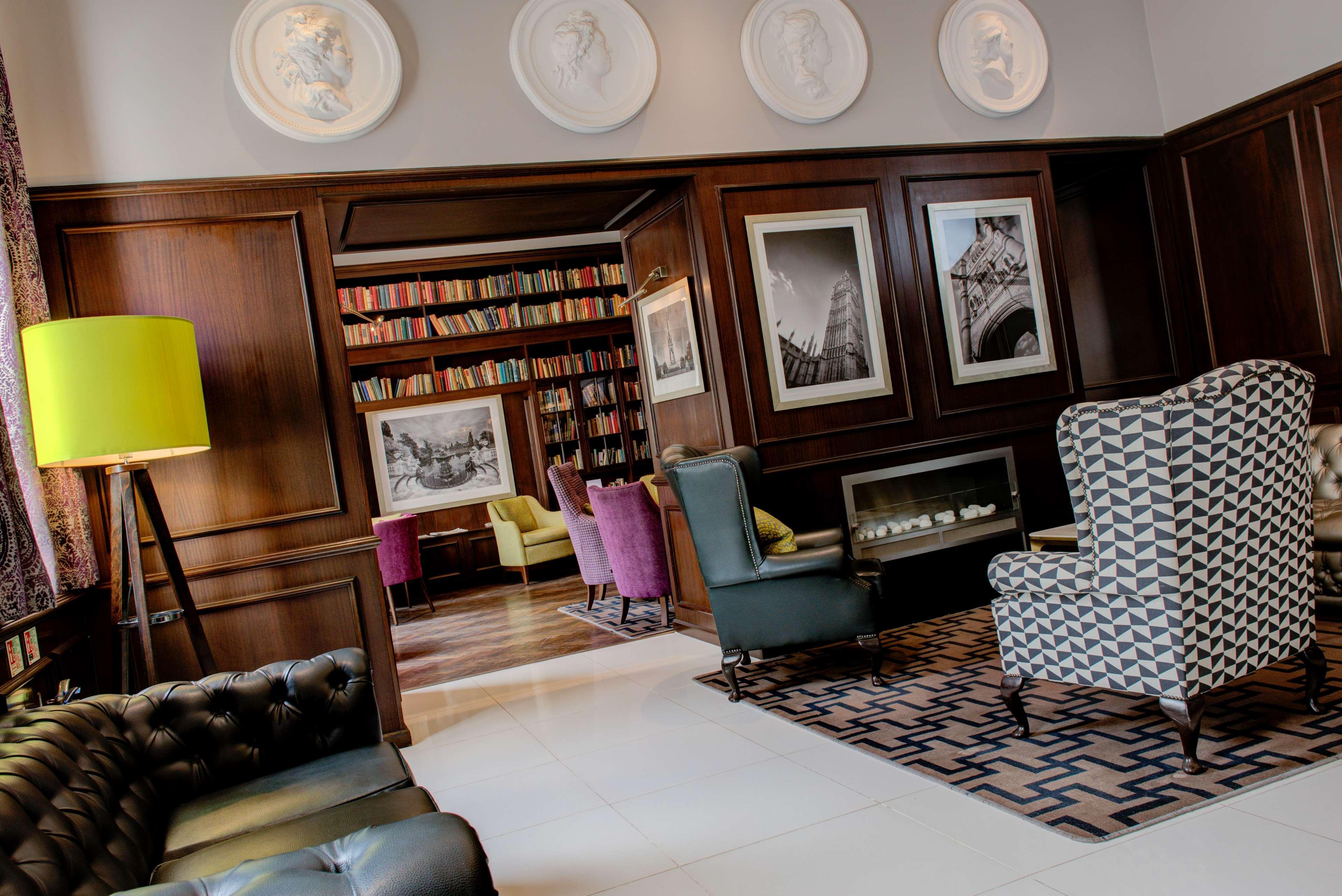 Western Mornington Hyde Park 4*