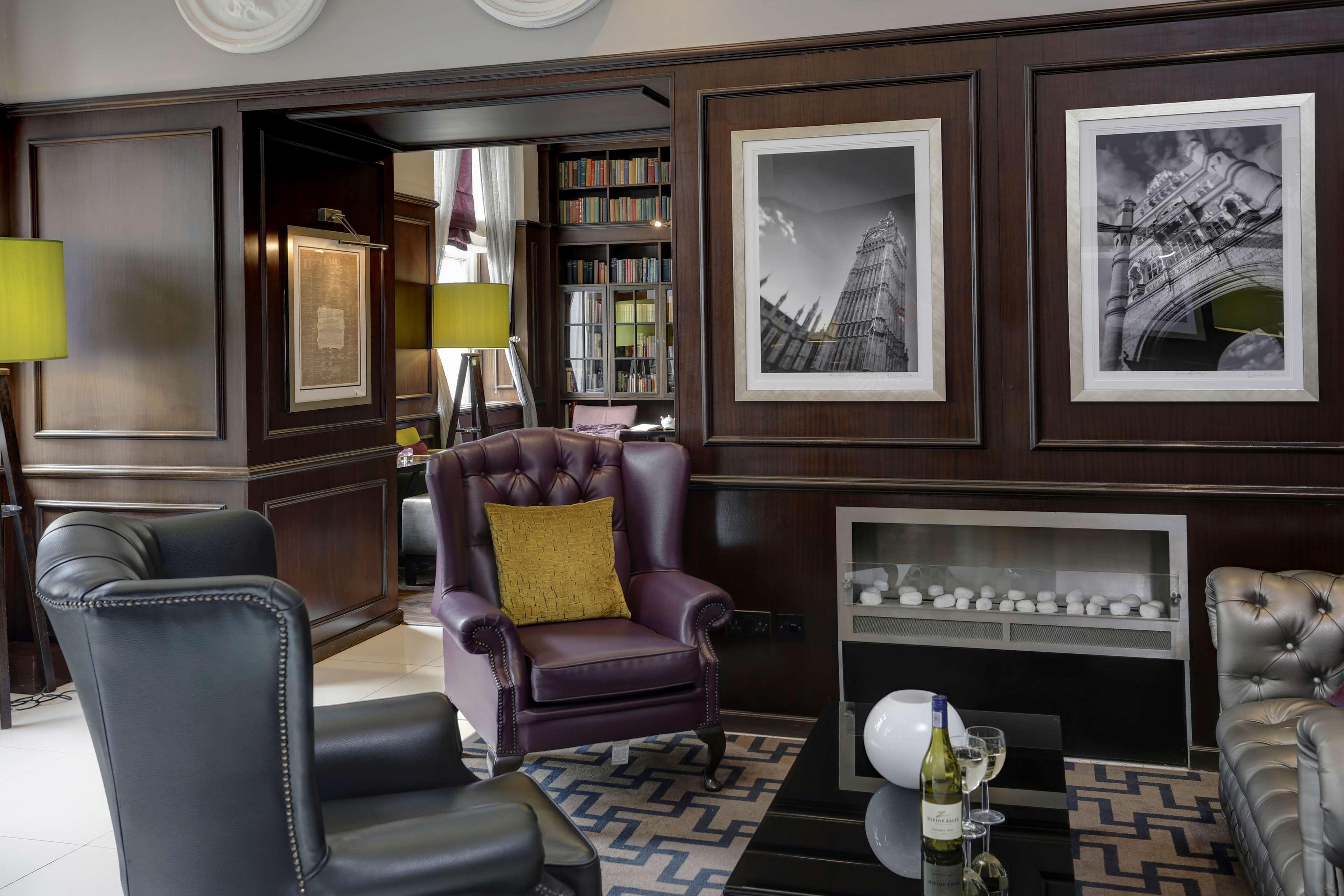 Western Mornington Hyde Park Hotel