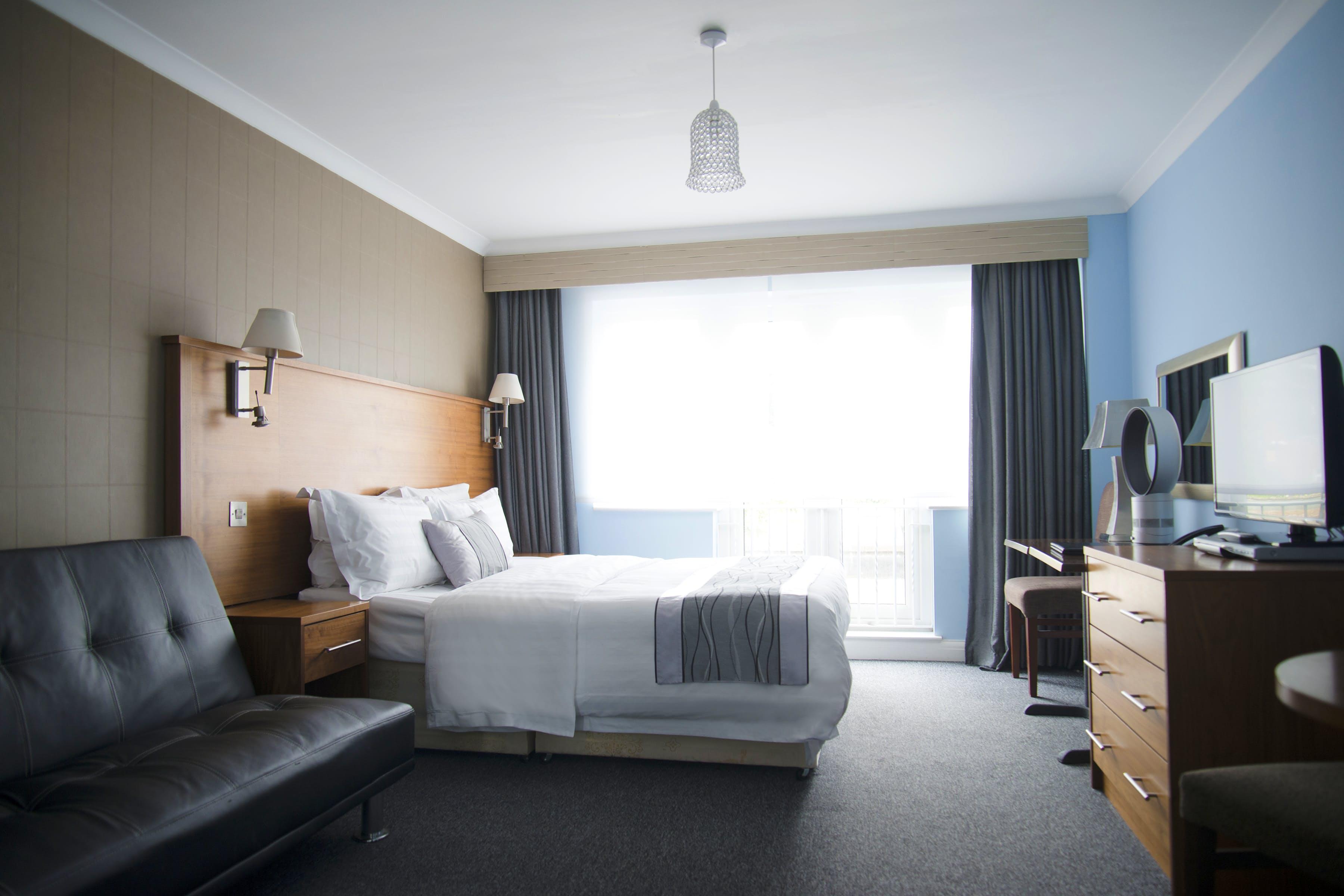 The New Carlton Hotel London
