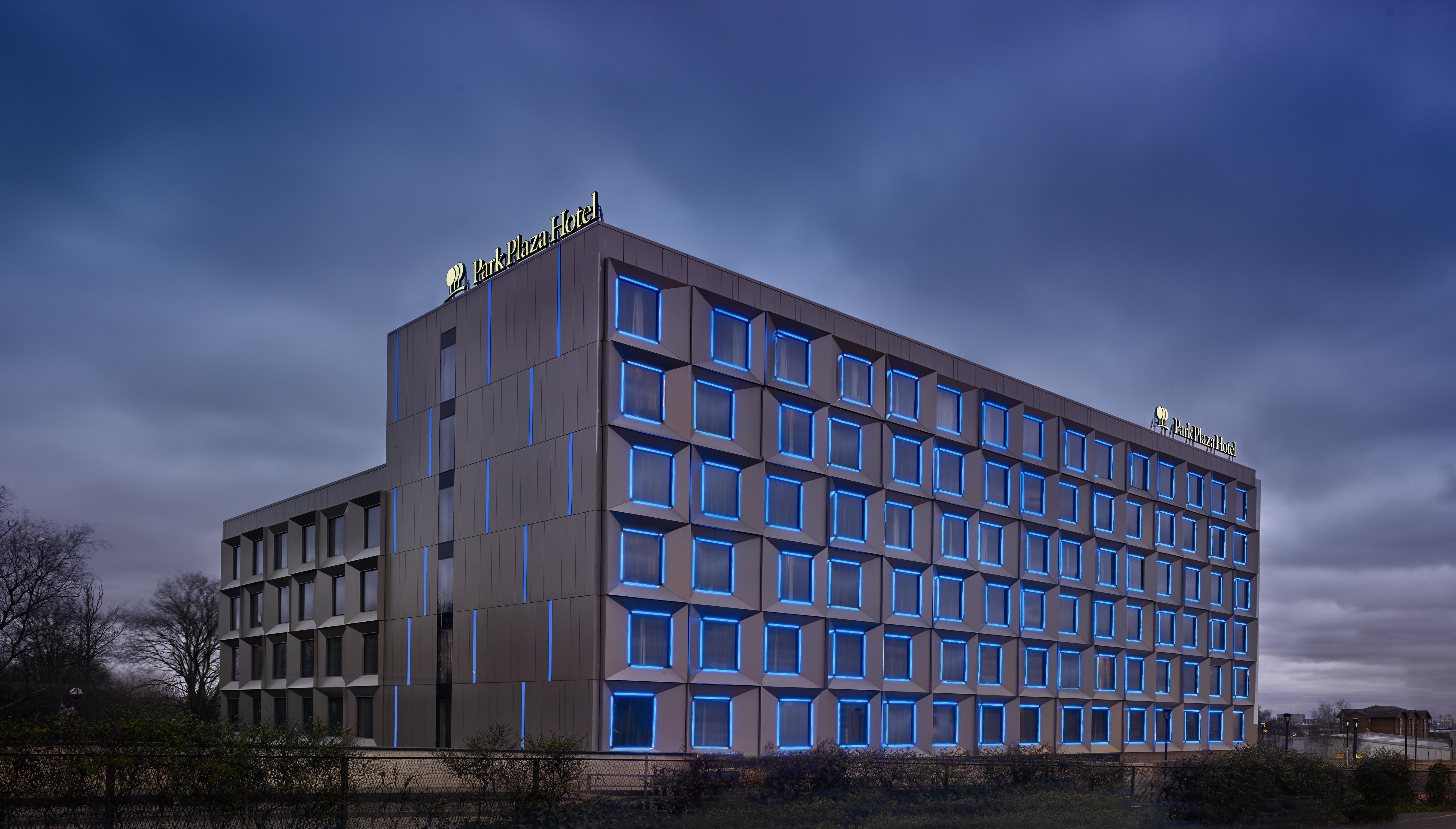 Park Plaza London, Park Royal Hotel