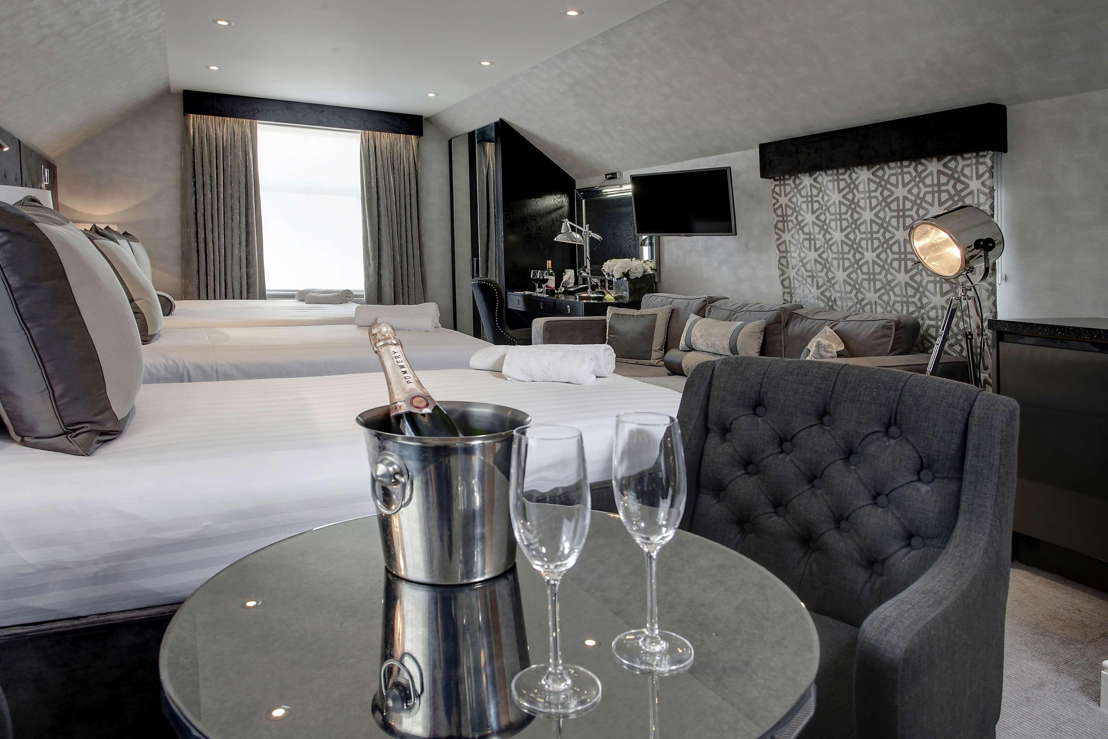 Western Chiswick Palace&suites