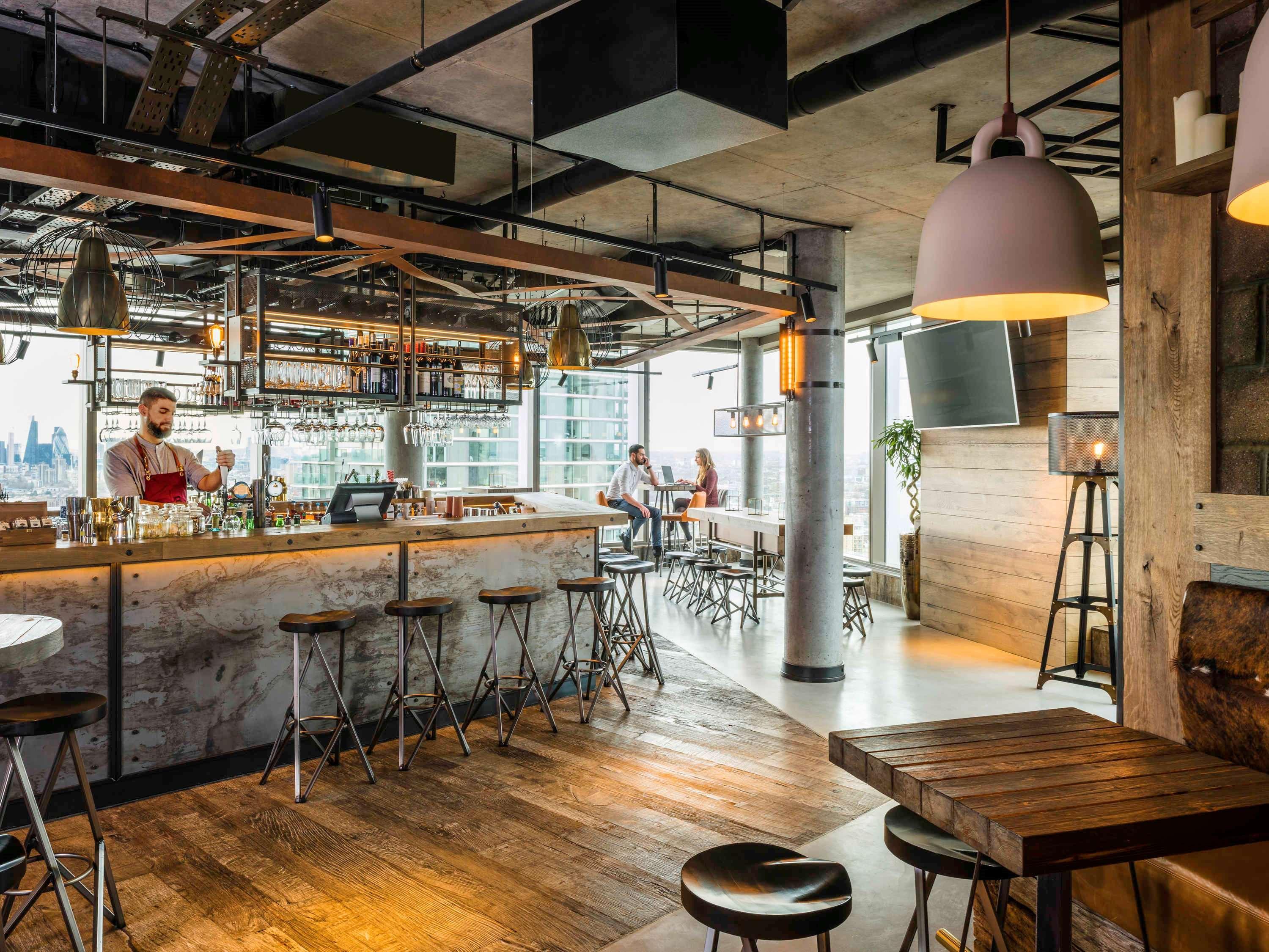 Novotel Canary Wharf 4*