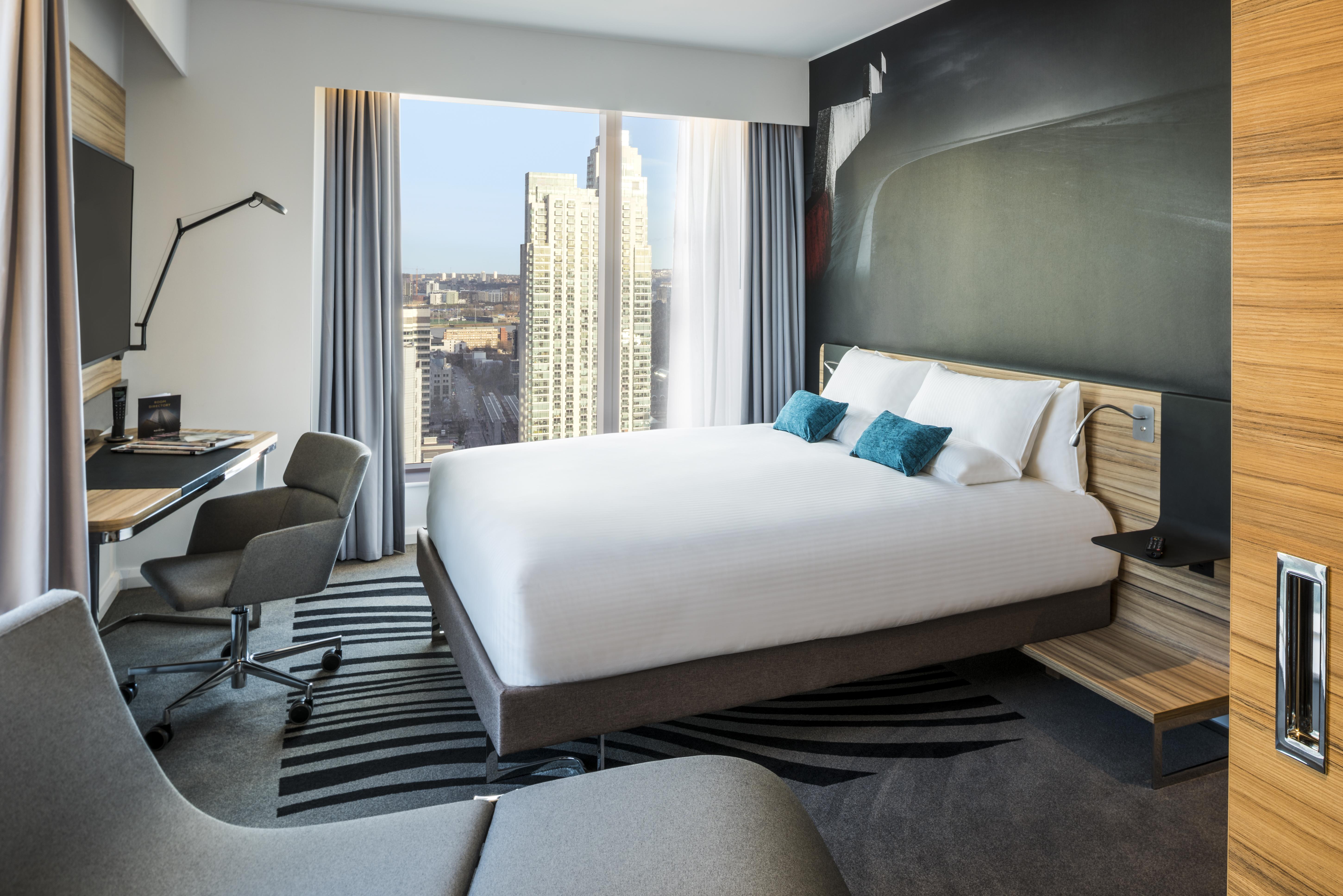 Novotel Canary Wharf 4*