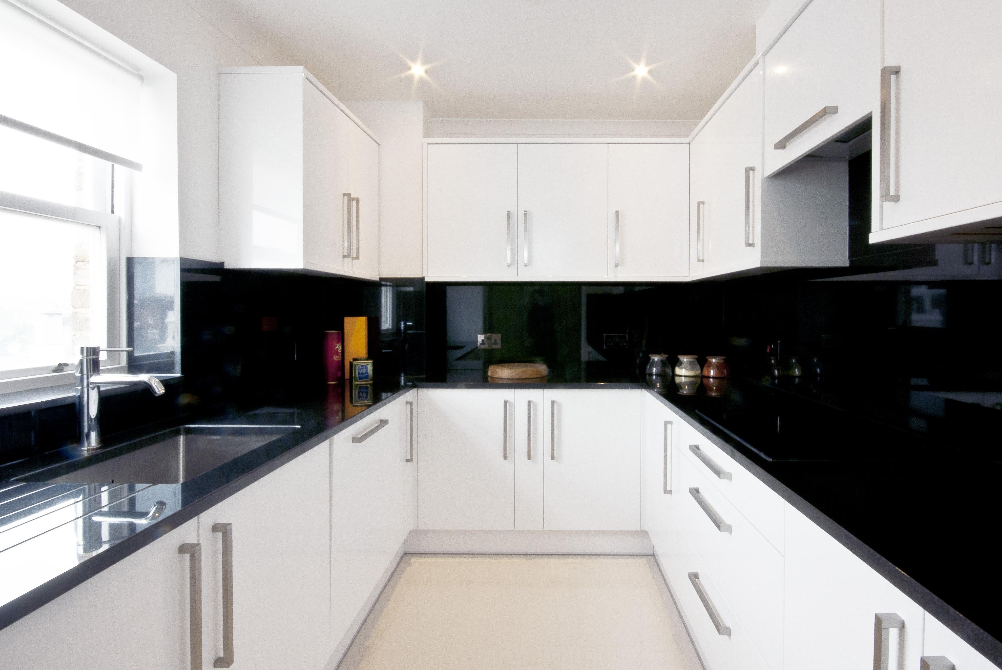 Aparthotel Queensgate Court 4*