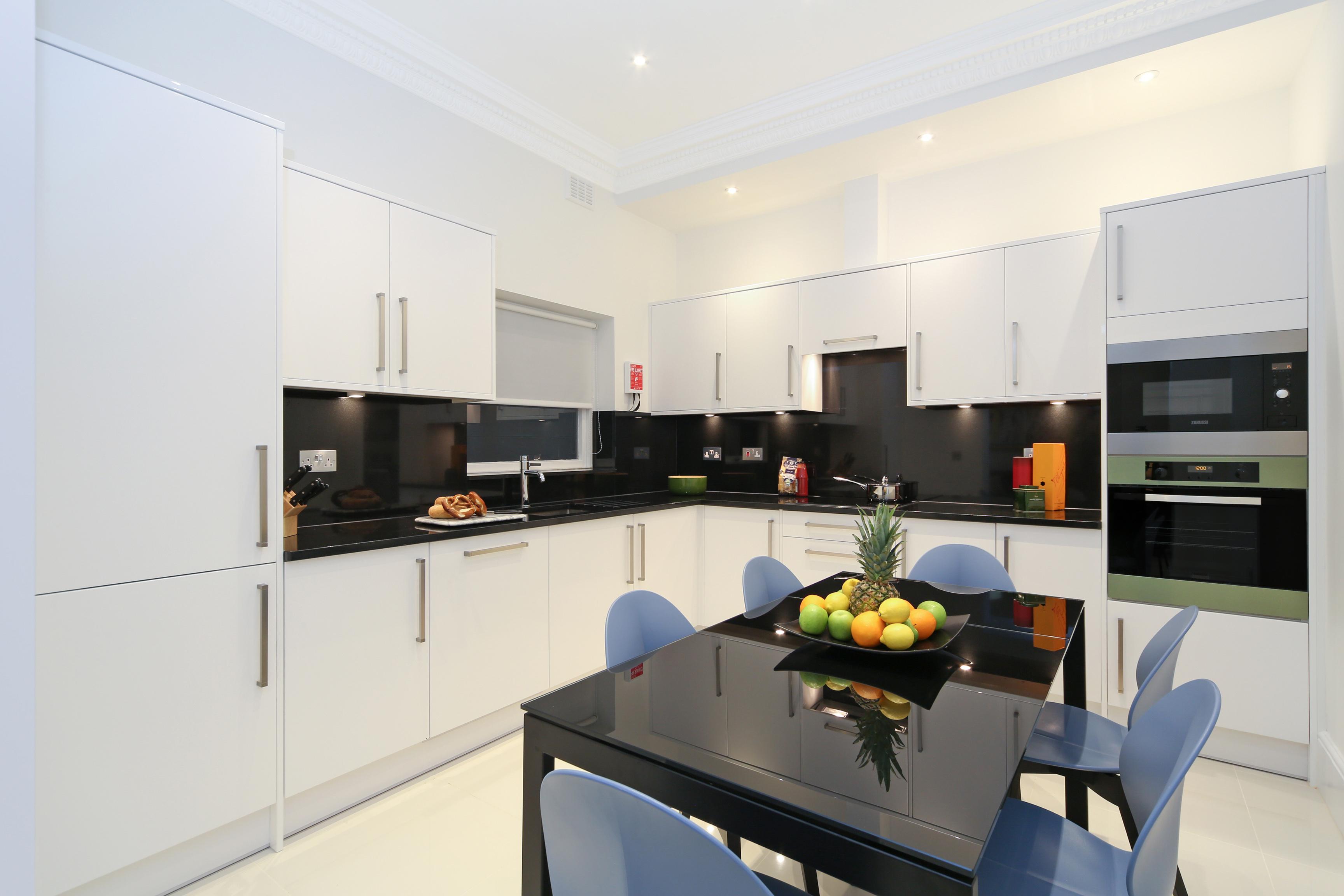 Queensgate Court 4* London
